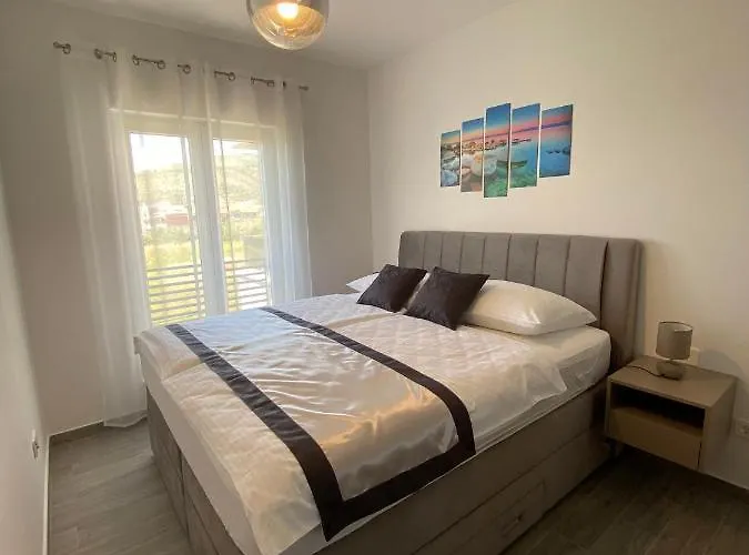 Tragurium טרוגיר